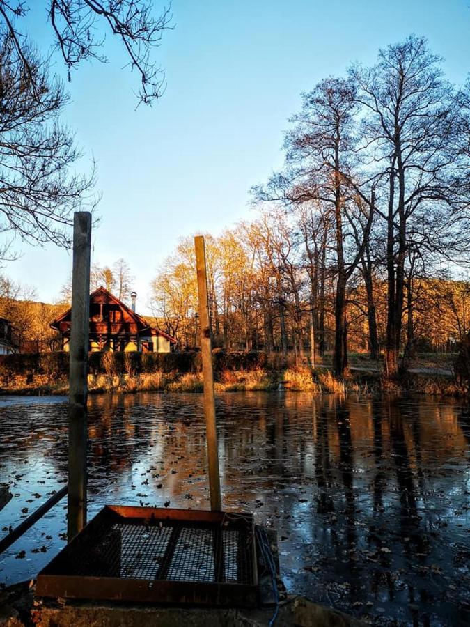 Apartmany Cerveny Dvur Chvalšiny Exterior foto