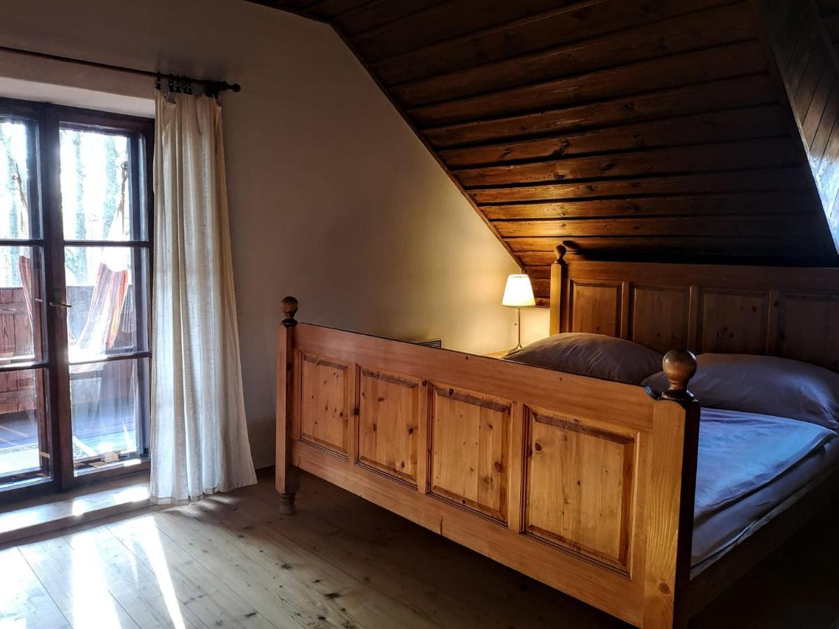 Apartmany Cerveny Dvur Chvalšiny Exterior foto