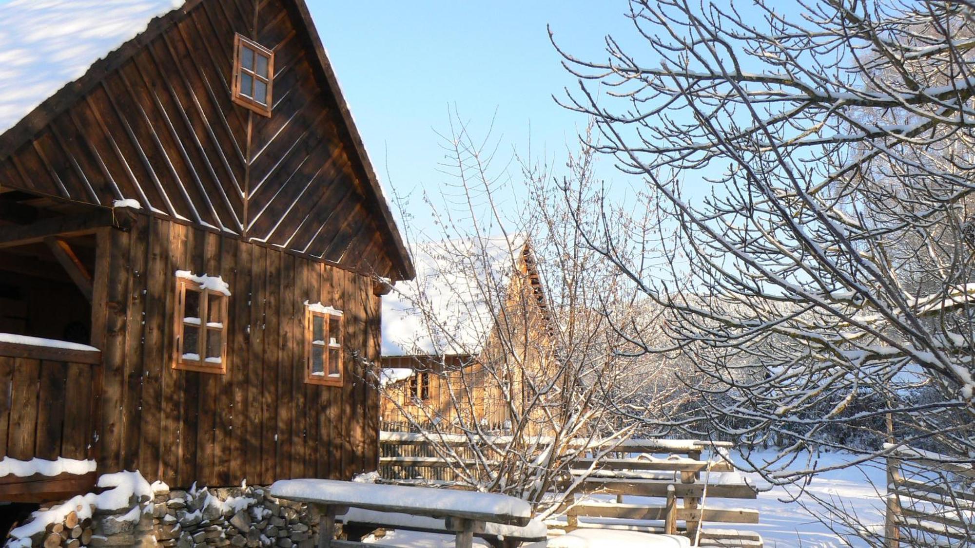 Apartmany Cerveny Dvur Chvalšiny Exterior foto