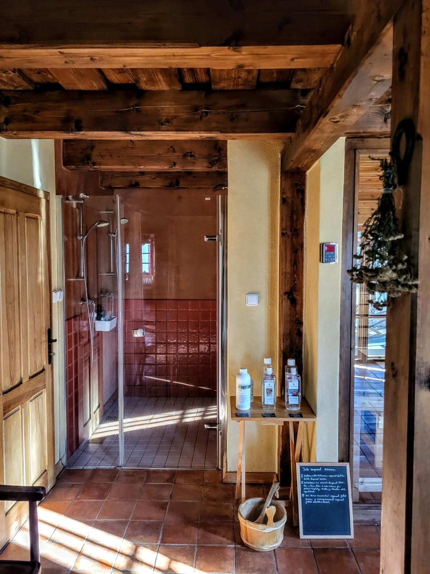 Apartmany Cerveny Dvur Chvalšiny Exterior foto
