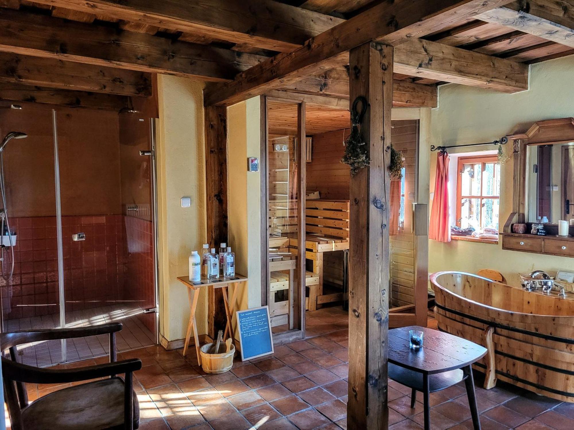 Apartmany Cerveny Dvur Chvalšiny Exterior foto